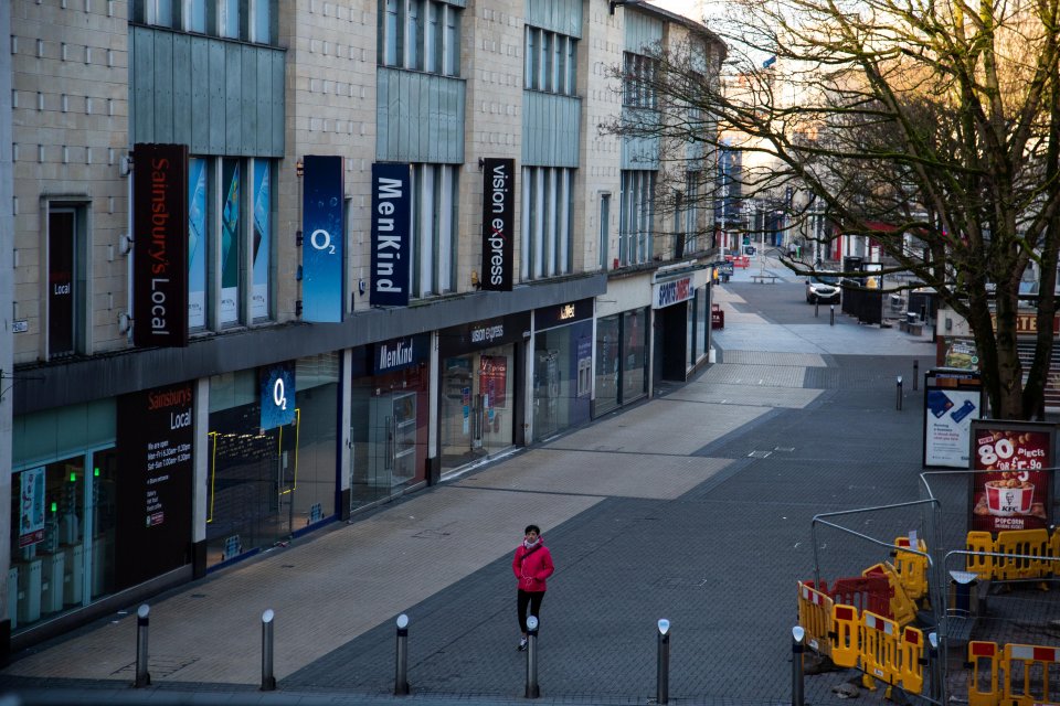  Quiet streets during morning rush hour around Bristol city centre