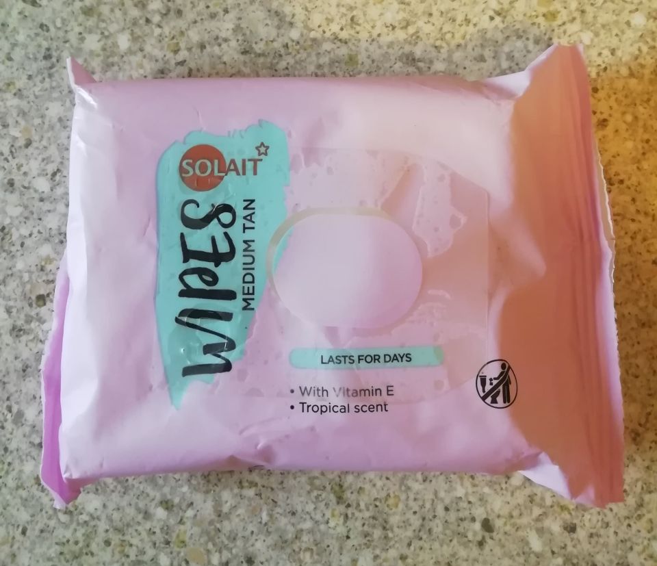  The wipes from Superdrug promise the colour "lasts for days"