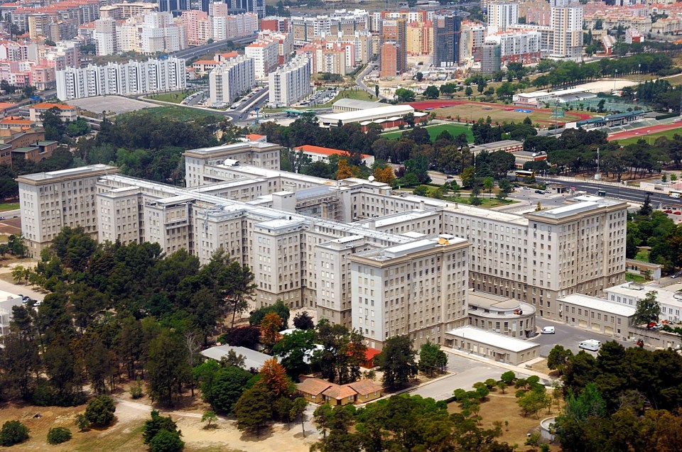 The duo are paying for the Santa Maria institution in Lisbon to equip themselves with extra beds and ventilators