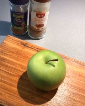  The foodie used a green apple for the recipe