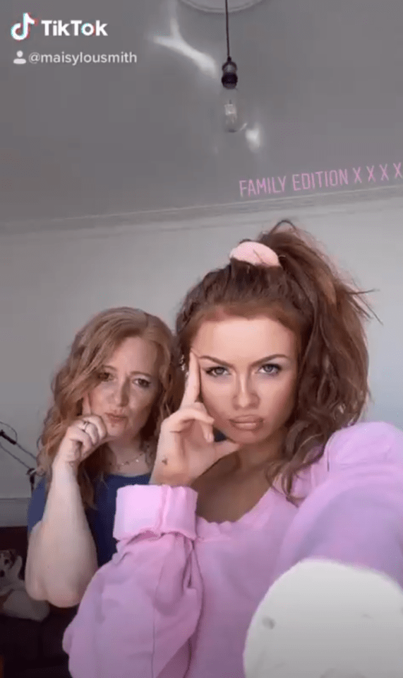  Maisie and her lookalike mum danced together on TikTok