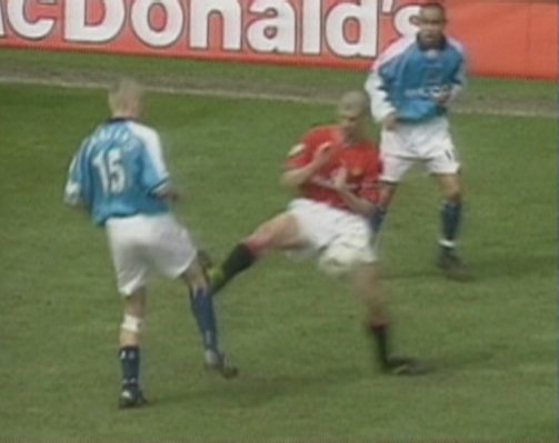  Roy Keane caught Alf-Inge Haaland on the knee with this horrendous challenge in 2001