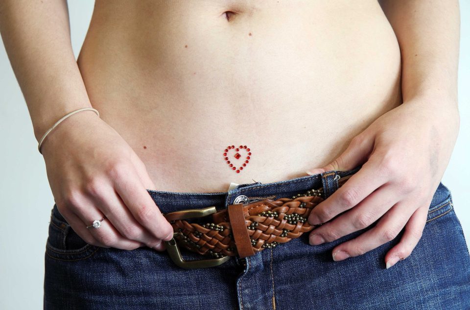  A vajazzle 'is like having diamond teeth on your lady area', says Amy