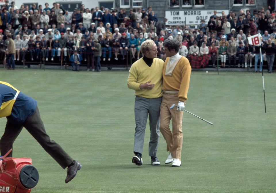  Jack Nicklaus consoles Doug Sanders after his missed putt at St Andrews