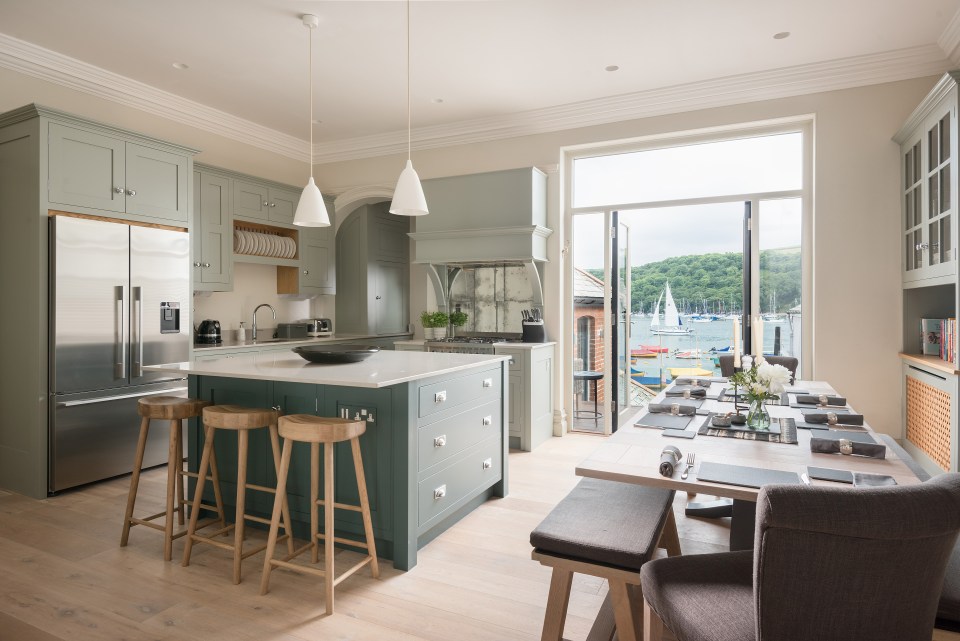  The stunning pads boasts an open plan kitchen waterfront views