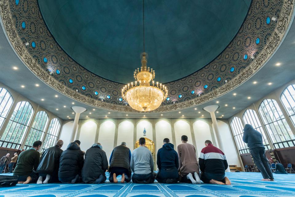  Islamic leaders have said there is a religious obligation to obey the UK’s lockdown rules during the month of Ramadan