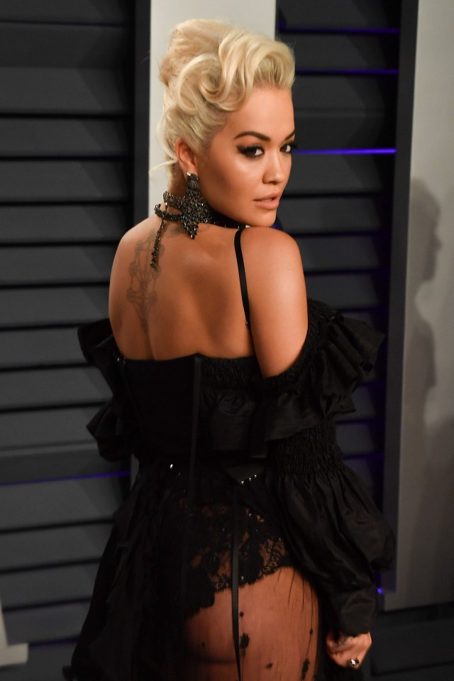  Rita Ora attends the 2019 Vanity Fair Oscar Party hosted by Radhika Jones