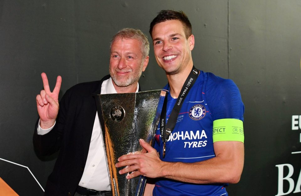  Roman Abramovich's generosity helped persuade the squad to take the deduction