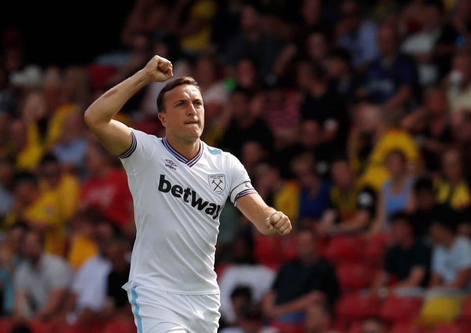  I applaud the Premier League captains like Mark Noble and Jordan Henderson for their part in #PlayersTogether