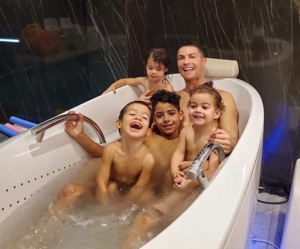  The Ronaldo family take advantage of the jacuzzi