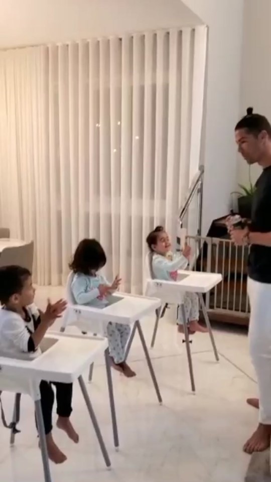  Ronaldo entertains his family in the Madeira abode