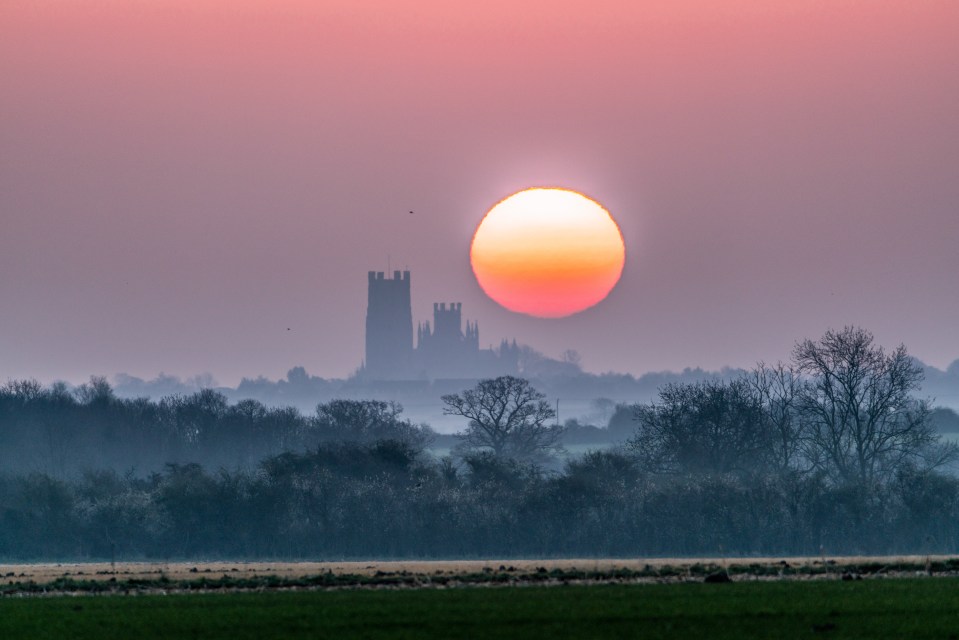 After a chilly start to April, the sun will finally put his hat on this weekend