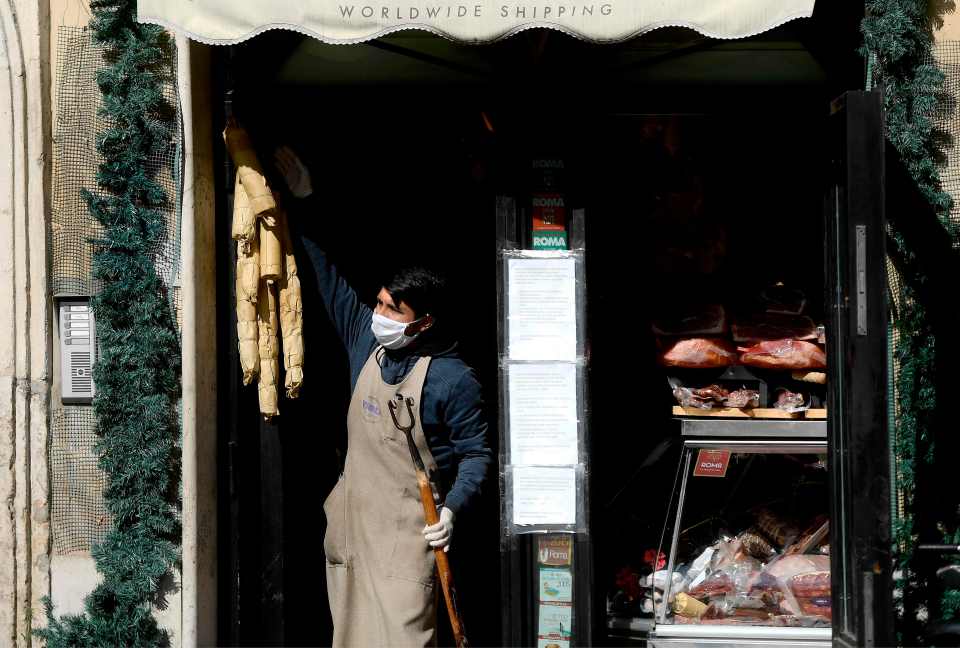  Italy could see its shops reopen by April 13