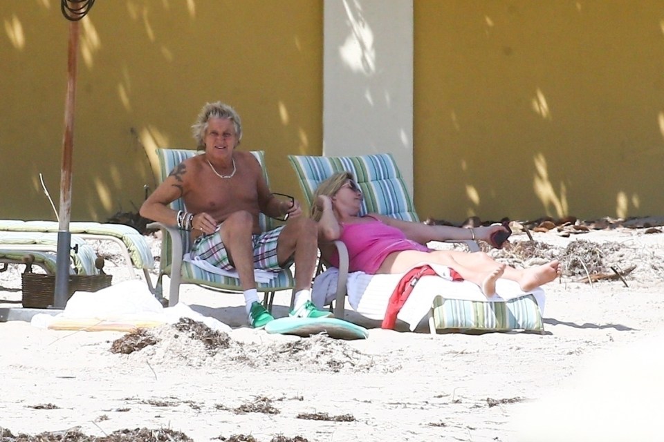  Sir Rod Stewart and Penny Lancaster lap up the sun in Florida