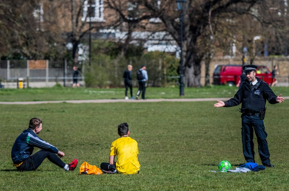 Police were forced to remind unruly Brits of their responsibilities on Clapham Common