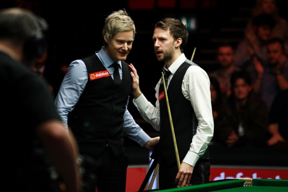 Neil Robertson (pictured to the left) wants to offer financial help to snooker players who have been affected by the coronavirus crisis. The 2010 world snooker champion has earned more than £900,000 over the past two years.