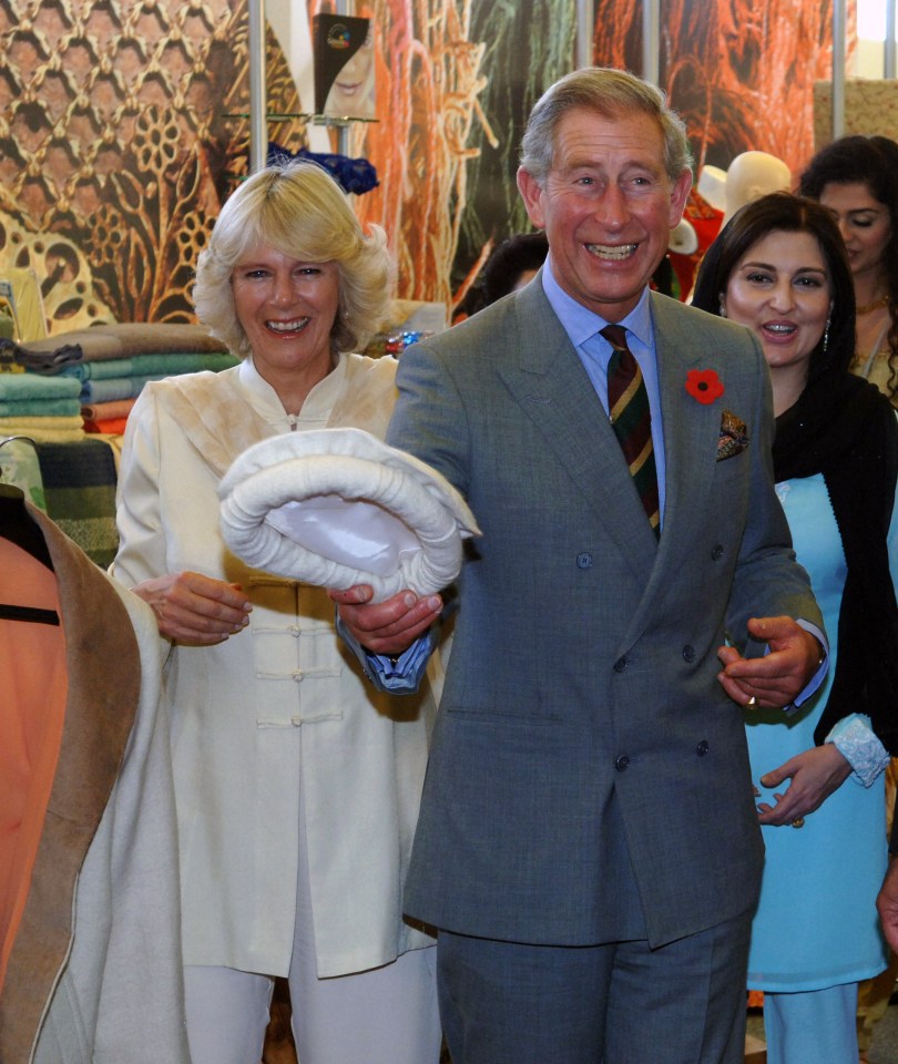  On a tour of Pakistan in 2006, Charles was given a traditional Chitral hat worn by tribesmen in the north of the country