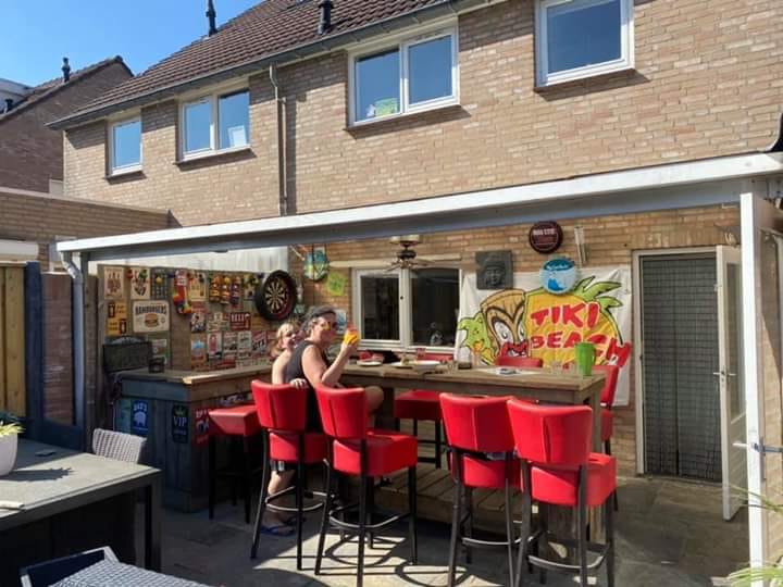  Brits recreated the legendary Benidorm bar in their garden