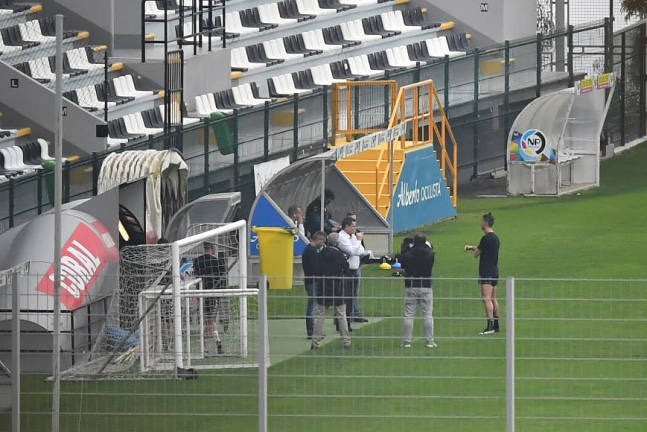  The session took place at CD Nacional's Madeira Stadium