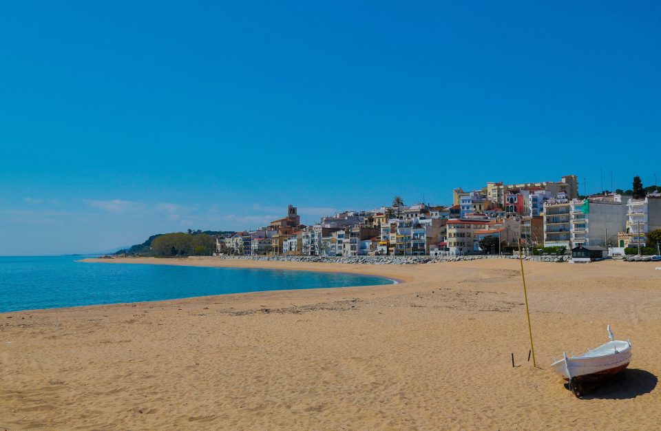 Once the physical barriers on the seafront promenades in Spain are removed, Minister of Tourism, Reyes Maroto says tourists will still have to keep their distance for a while,