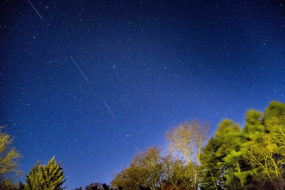  Starlink satellites over the UK on Tuesday night