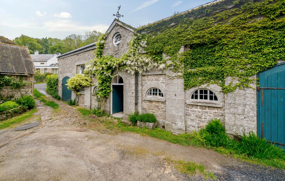  The home boasts a coach house which is currently being rented as a holiday cottage