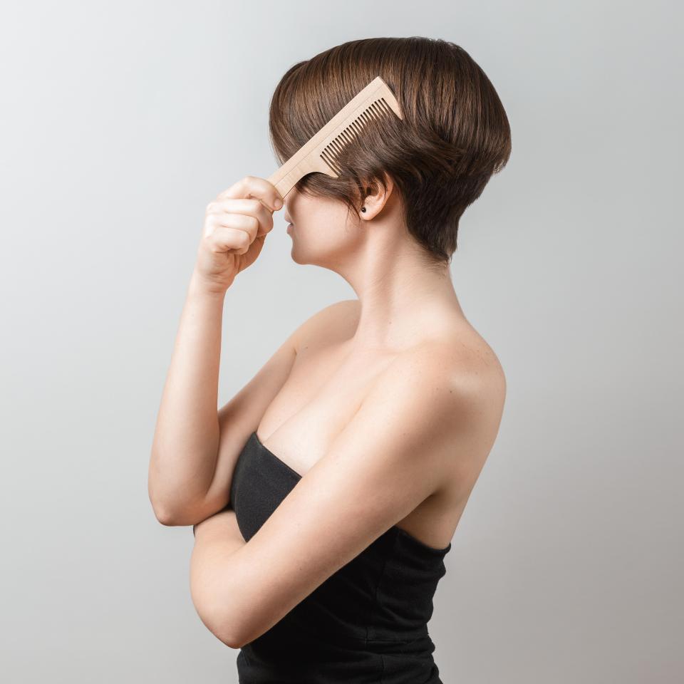 If you have a short hairstyle, now is a good time to comb your hair to the side and start experimenting with new partings