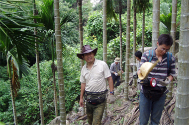  Some scientists didn’t even wear gloves as they entered caves to collect fecal bat swab samples, beaming for the camera and oblivious to the dangers