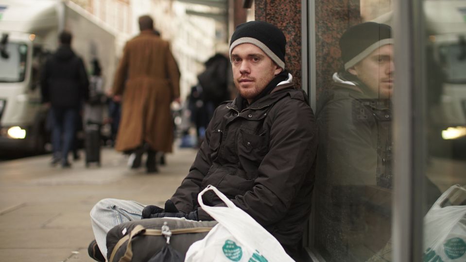 Millionaire Dan swaps his luxurious lifestyle for rough sleeping on the streets of London in the most recent episode of Rich Kids Go Homeless