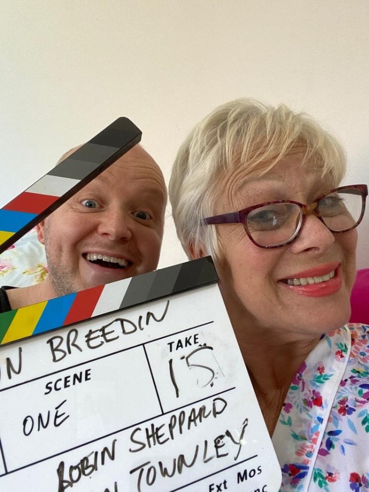  Denise Welch filming at home