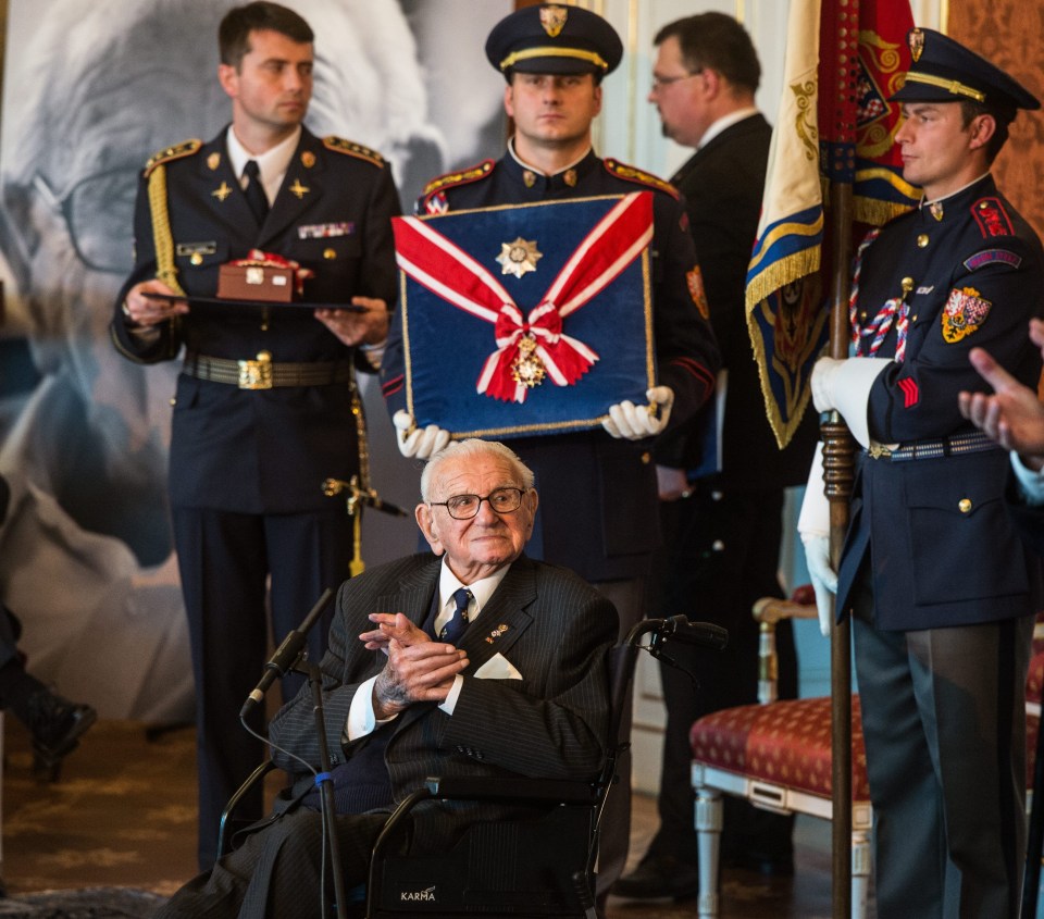 Sir Nicholas is honoured in Prague for his war work