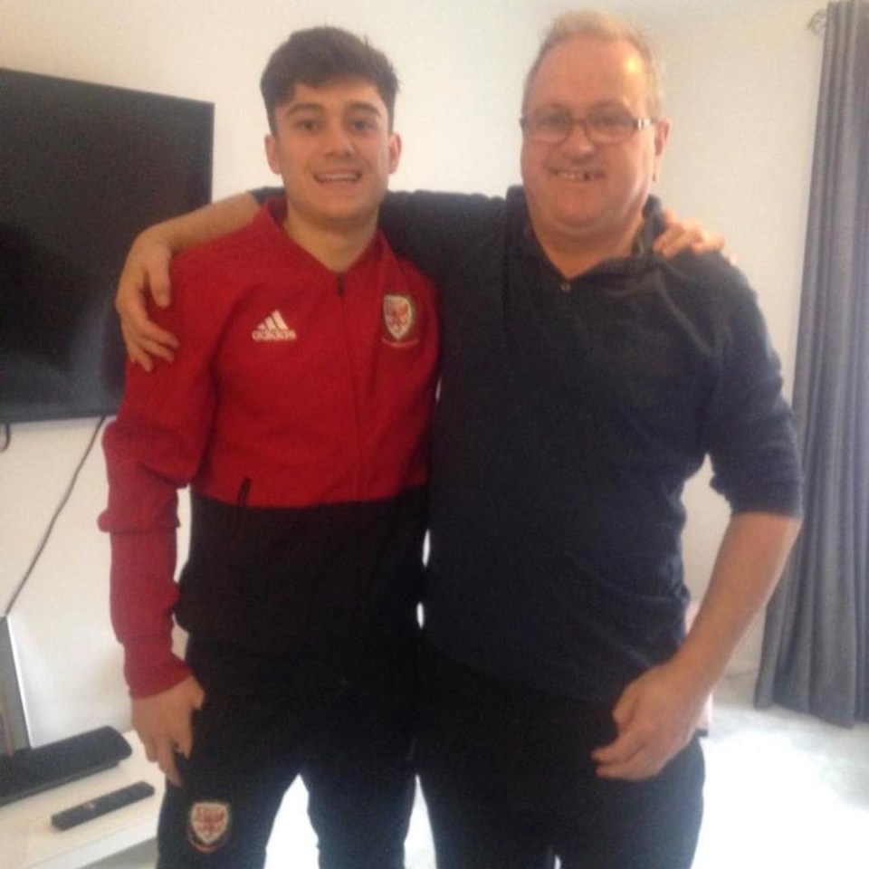  Daniel James' dad tragically passed away three weeks before he joined Manchester United