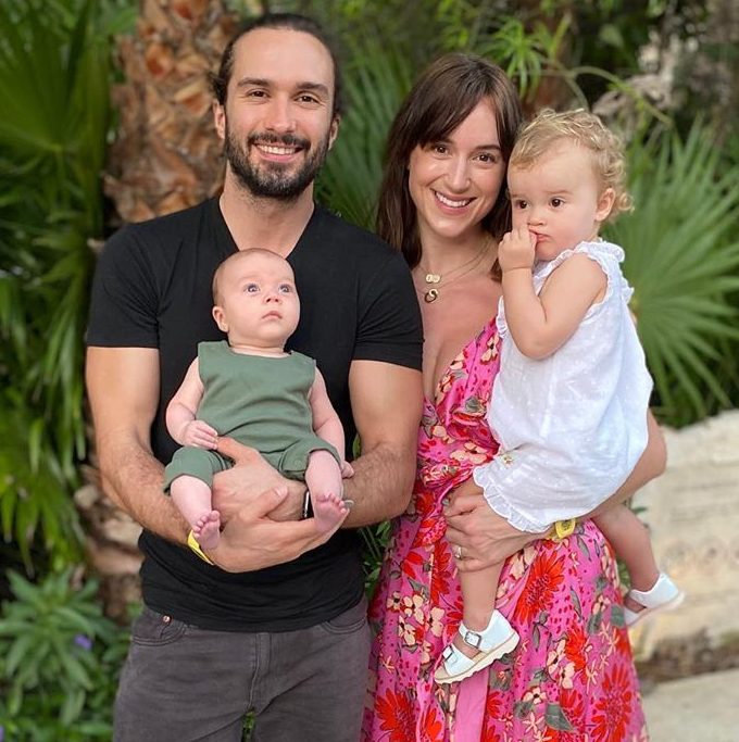  Joe and wife Rosie with their two kids