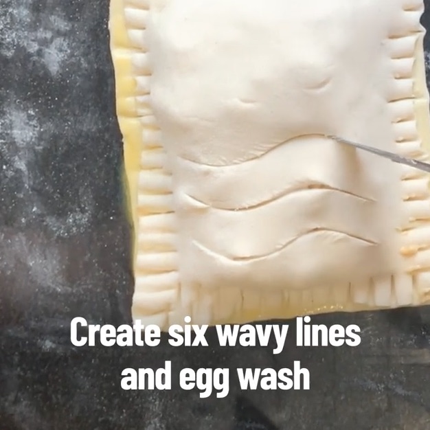 Add the signature grooves to your pastry