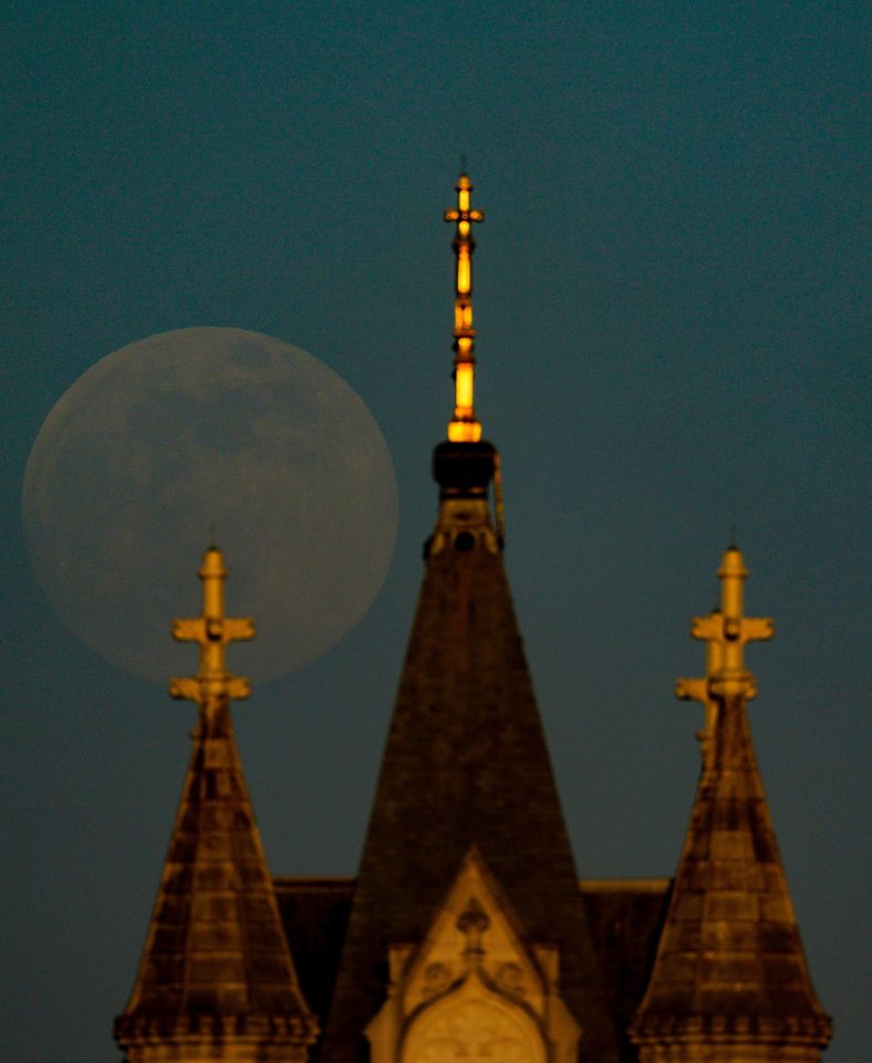  The Flower Moon over Tower Bridge in London