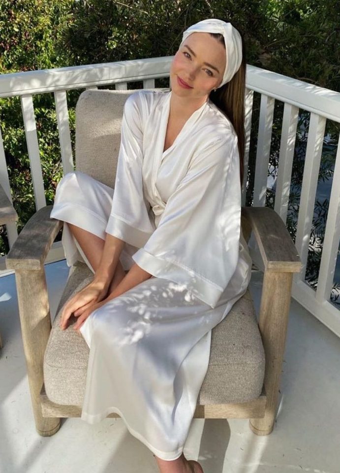 Miranda Kerr looks effortlessly beautiful and fresh-faced at home during lockdown