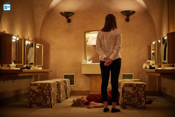  In season one, Villanelle kills fragrance mogul Carla de Mann with a poisonous homemade perfume