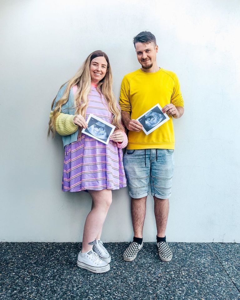  Chloe and her husband Rohan are expecting twins in November