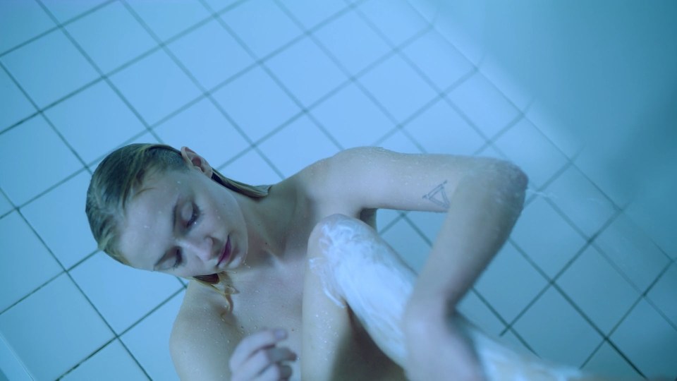 In one scene before she leaves rehab, Sophie is seen in the nude as Jane heads for a shower, where she appears to consider taking her own life