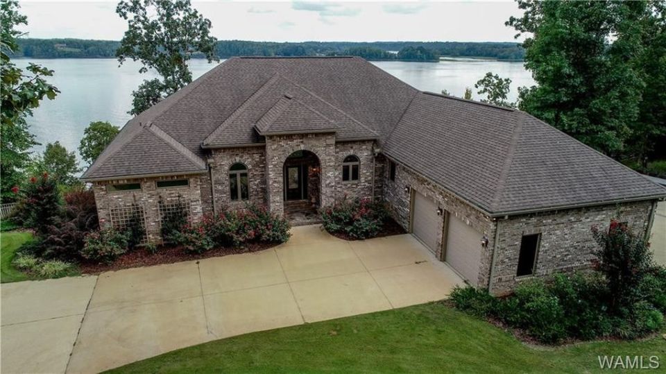 Deontay Wilder boasts a stunning £1.2m mansion in Alabama