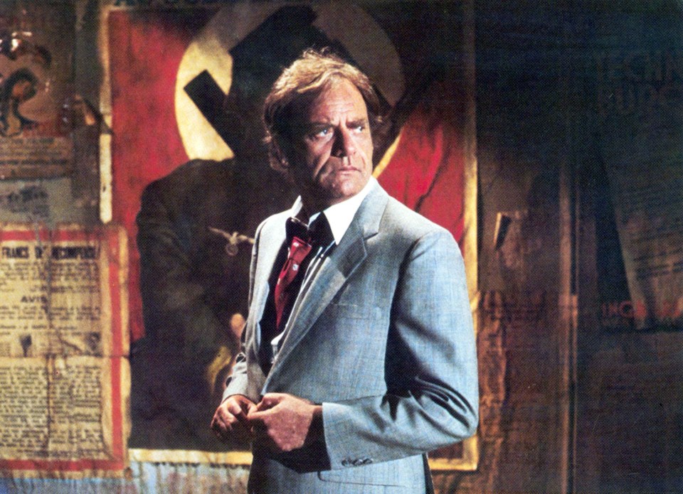  Vic Morrow starred in the movie version of The Twilight Zone (1983) - his involvement would end in one of the worst on-set tragedies in Hollywood history