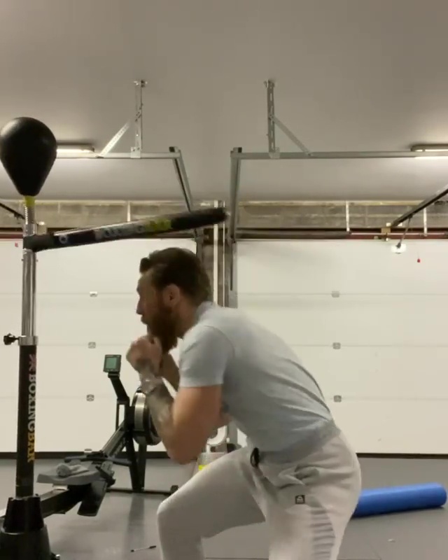  McGregor trains in his Dublin home as he self-isolates