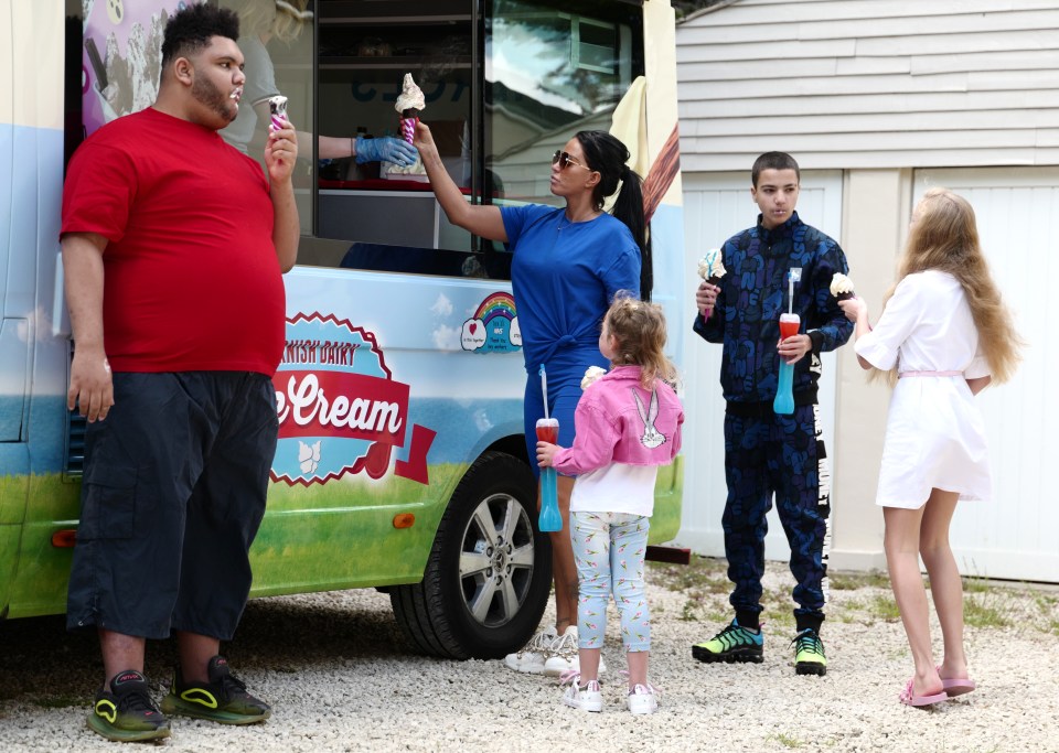  Katie's entire brood enjoyed the sweet treats from the Desert Ice Cream Club