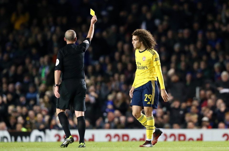  Mike Dean books Matteo Guendouzi for sarcastically placing the ball down