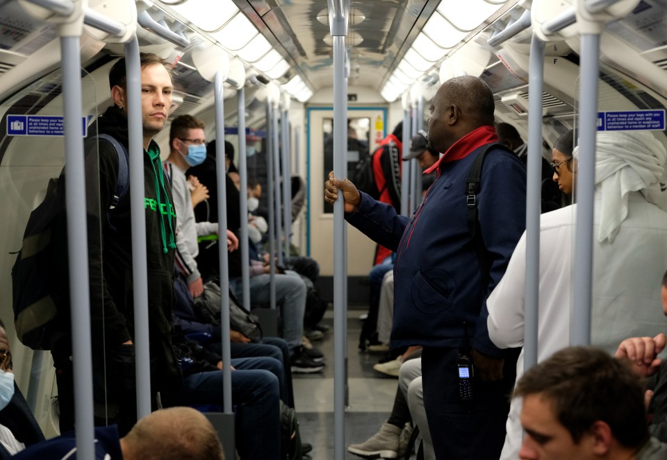  Tube passengers in London during the coronavirus pandemic