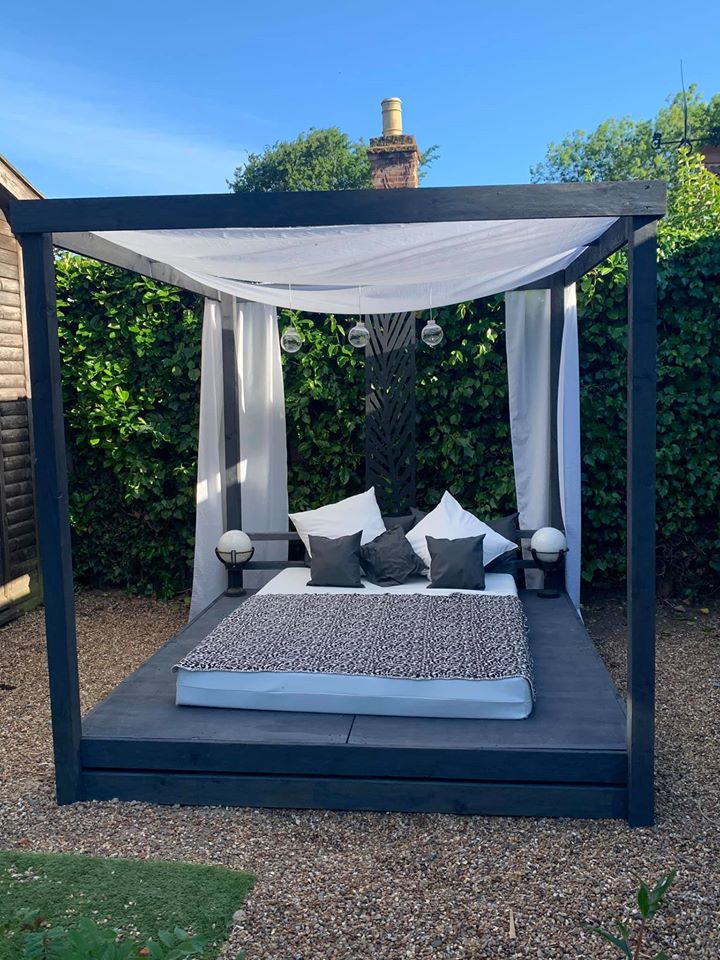 A mum revealed how she made an incredible day bed using old pallets