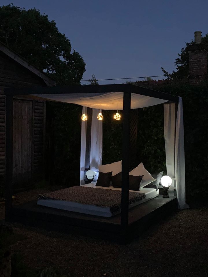 She added solar lights to make it the perfect place to lounge in the evening 