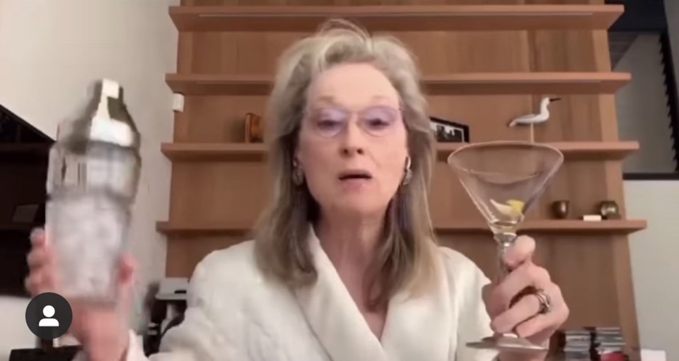 Oscar winning actress Meryl Streep, on the other hand, is keeping us entertained with mixologist skills