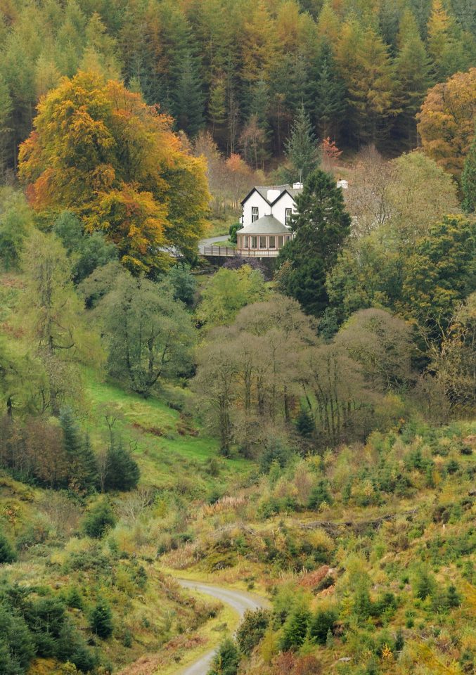 This 380 year old cottage is based in a spectacularly tucked away location