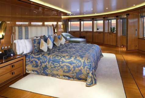 She can accommodate 36 guests and 84 crew